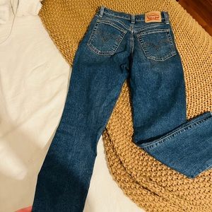 Levi wedgie straight jeans